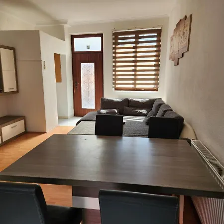 Apartment 2 Zimmer In *